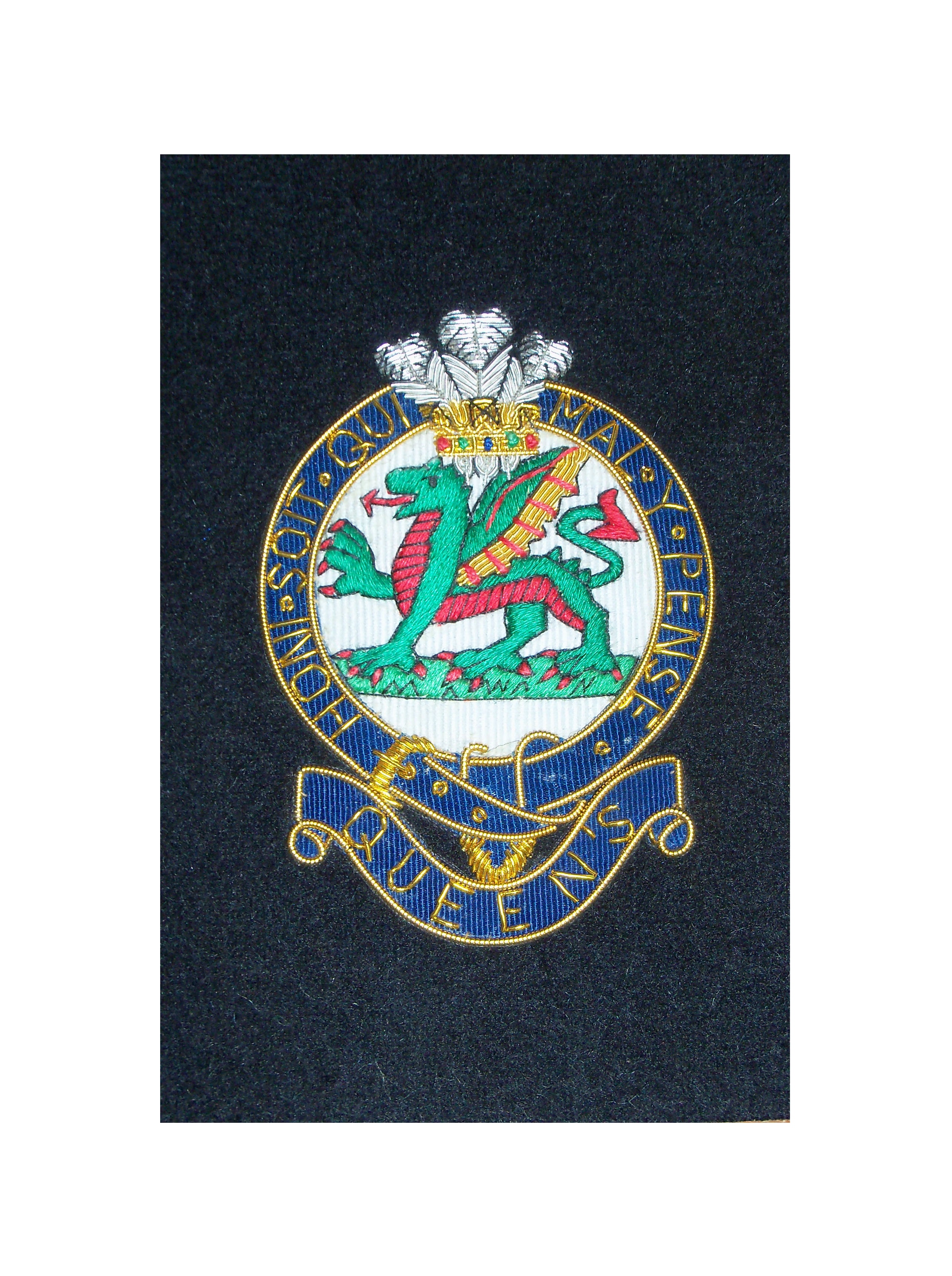 Small Embroidered Badge - Queens Regiment